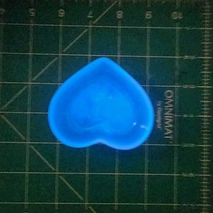 Small glow in the dark heart tray